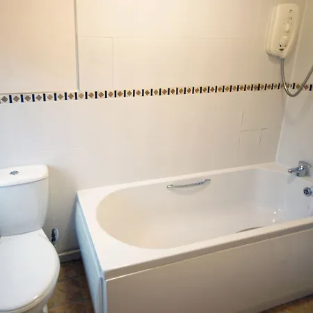 Devonshire Arms Hotel 2*