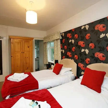 Devonshire Arms Hotel 2*